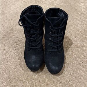 Raspy Steve Madden Black Lace-Up Boots